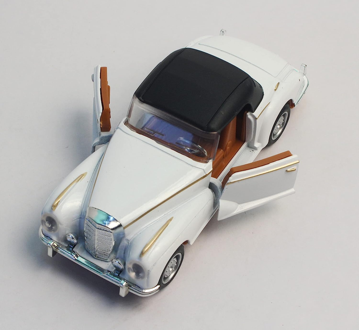 Classic Cars 1:32 Scale Die Cast Metal cars White With Roof