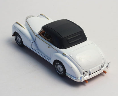 Classic Cars 1:32 Scale Die Cast Metal cars White With Roof